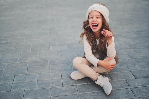 Modèles de gilets tricotés pour les filles de 4 ans : le guide complet